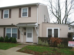 Building Photo - 4843 Oakwood Trail