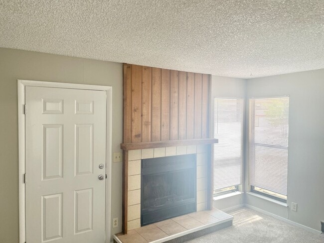 Photo - 2 Bedroom Townhome - walking distance to p...