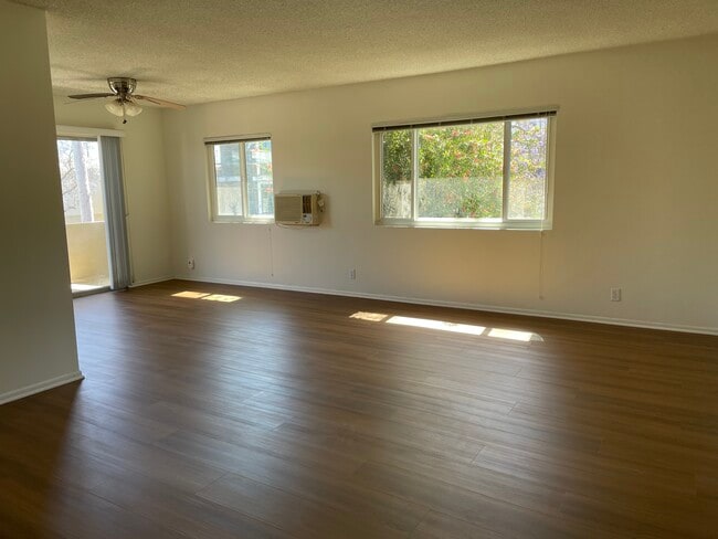 Living/dining room - 1022 N Genesee Ave