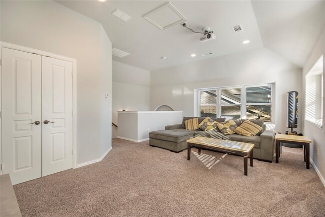 Building Photo - 5116 Prospect St