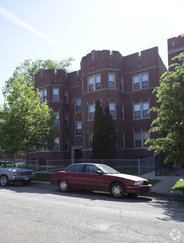 Building Photo - 7954 S Paulina St