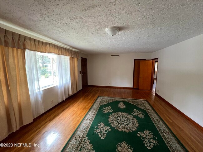 Foto del edificio - 2815 Beauclerc Rd