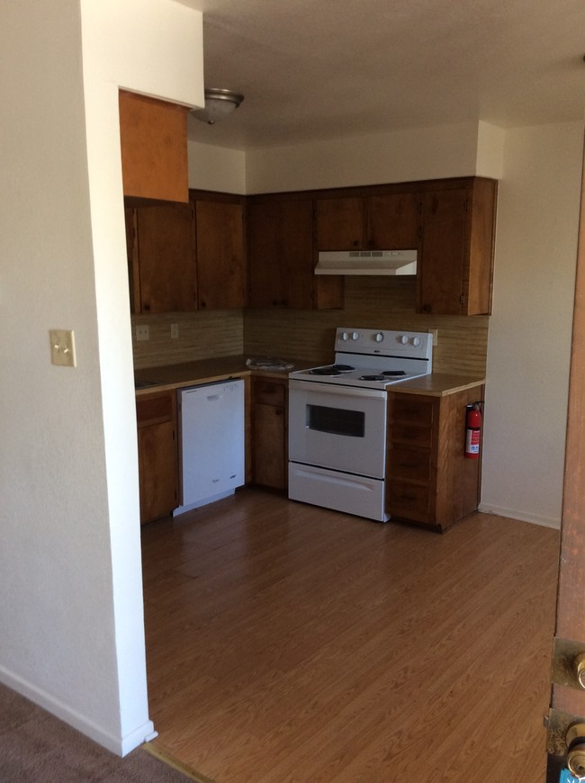 Building Photo - 208 Veterans Ave