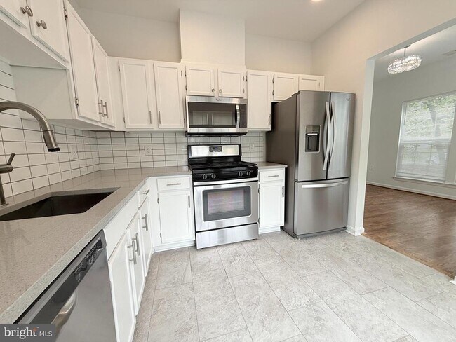 Foto del edificio - 4138 Fountainside Ln