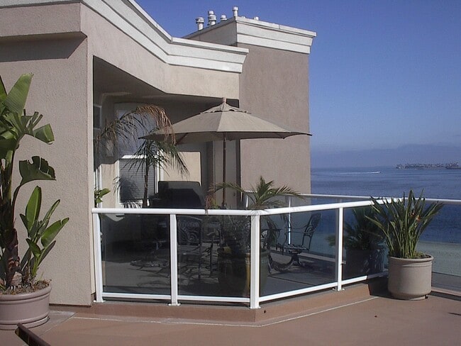 1 de 2 balcones - 1500 E Ocean Blvd