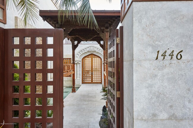 Foto del edificio - 1446 Donhill Dr