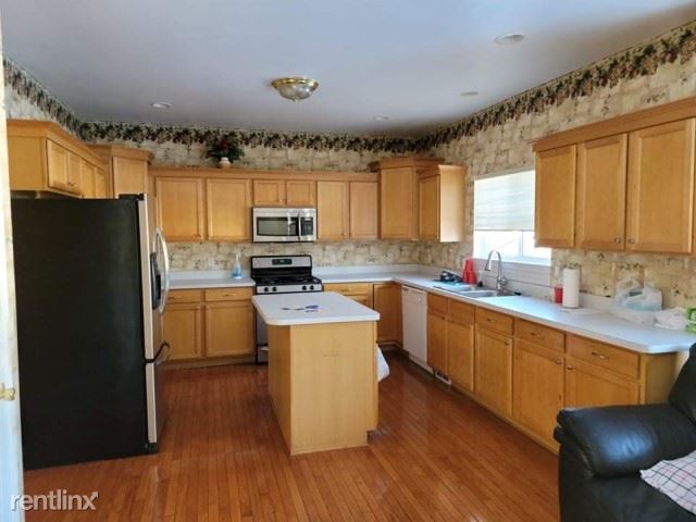 Foto del edificio - 4 br, 2.5 bath House - 1047 Vermont Dr