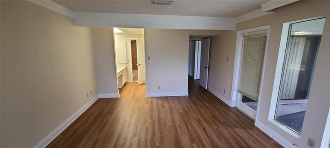 Building Photo - 183 World of Tennis Sq