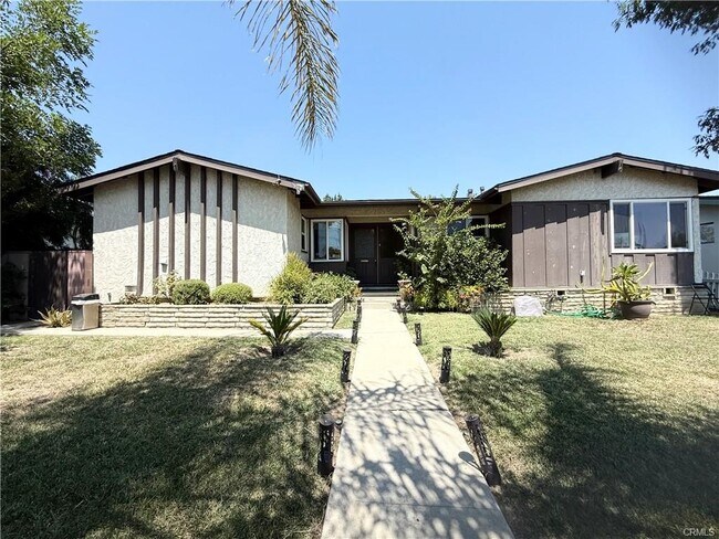 Building Photo - 23233 Vanowen St