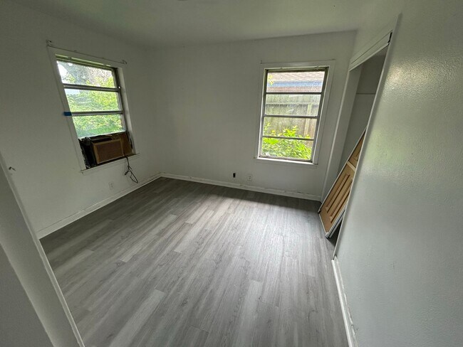 Foto del edificio - $100 Move In Specials