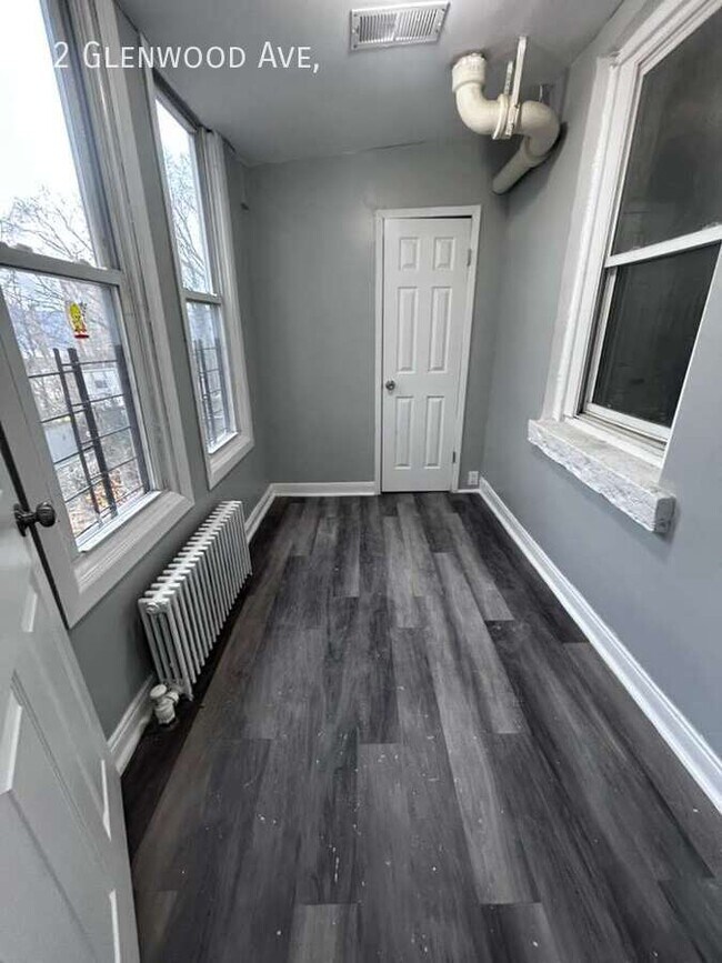 Photo - 82 Glenwood Ave Apartment