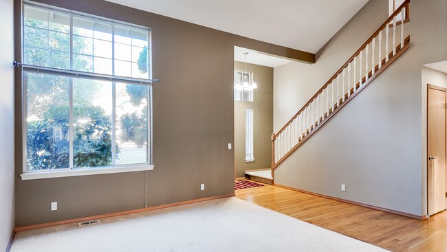 Building Photo - Spacious 4-Bed Home in East Meridian