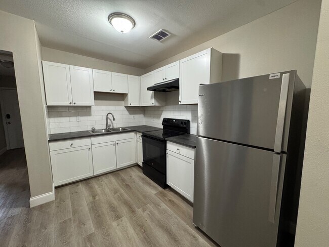 Foto del edificio - 704 St Clair St