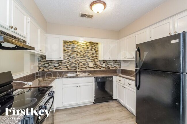 Foto del edificio - 7517 Port Albert Ln
