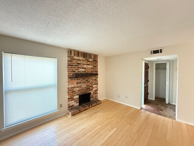 Building Photo - Depew