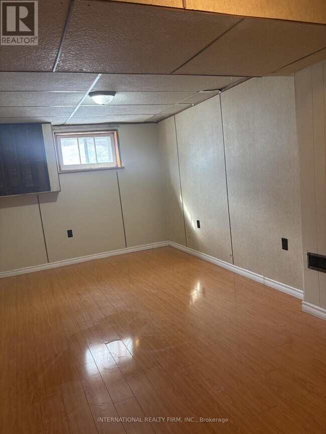 Building Photo - 397 Centre St E