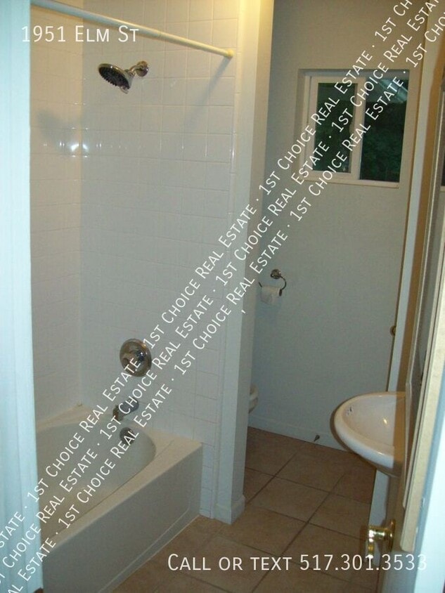 Foto del edificio - 1951 Elm St