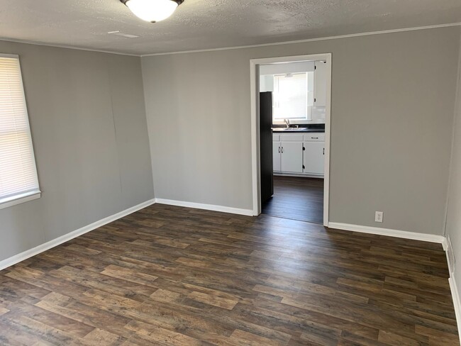 Foto del edificio - 2 Bed 1 Bath in Richmond MO