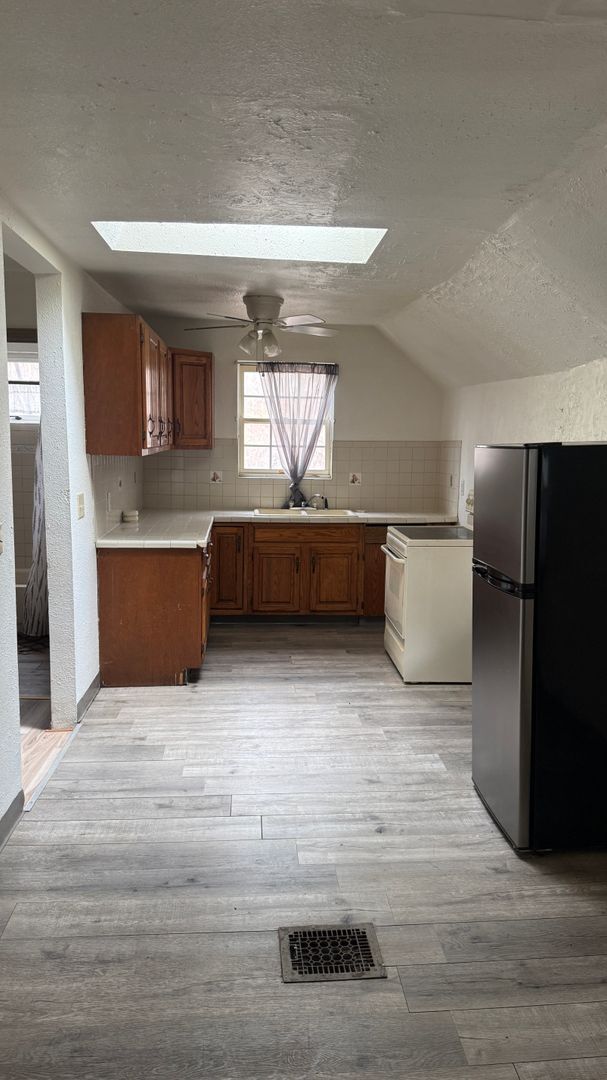 Foto del edificio - 315-317 N Shenango Blvd