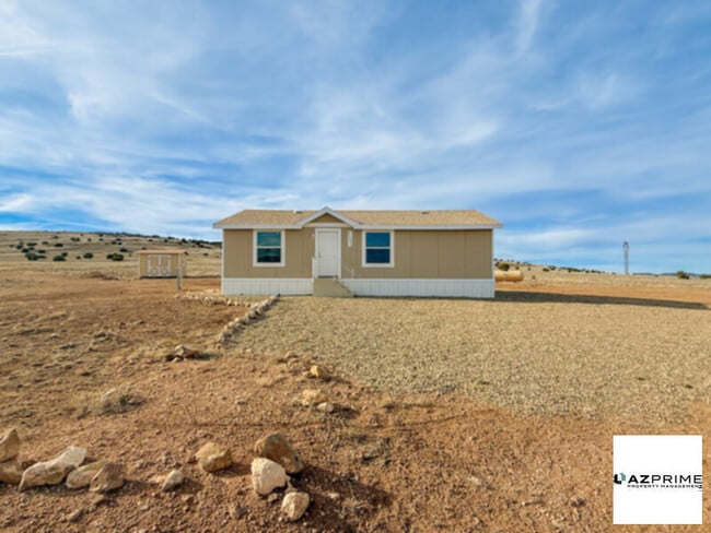 Foto del edificio - Country Living in this Exceptional 2/2 Seligman Manufactured Home!