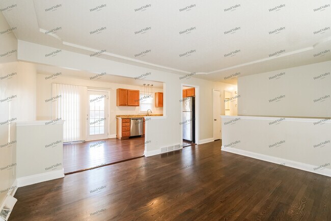 Foto del edificio - 13305 Winchester Ave