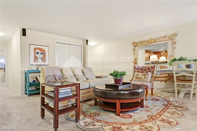 Building Photo - 2 br, 1 bath Condo - 8244 126th Ave NE #Un...