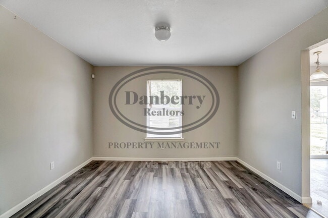 Building Photo - 3612 Willow Run Dr