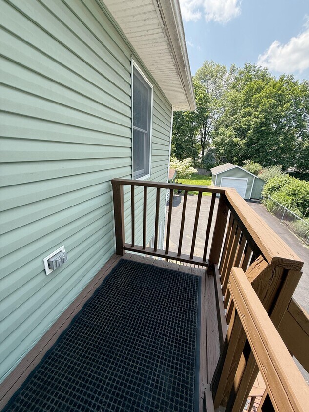 Deck - 642 Lincoln Ave