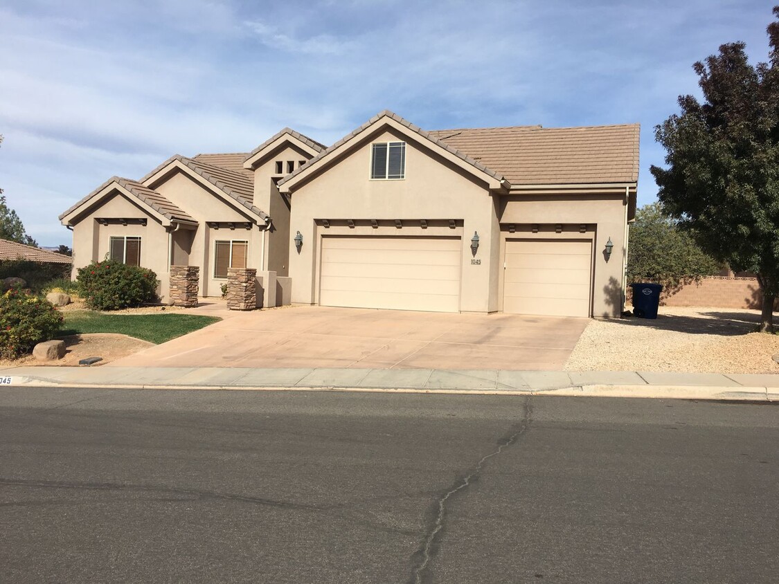 Primary Photo - Five Bedroom Home in Washington Fields