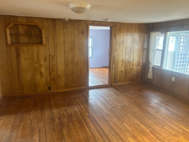 Building Photo - 1301 E 9th Ave