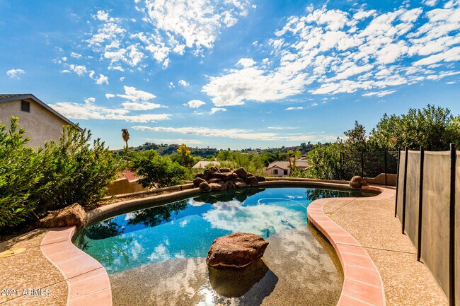 Foto del edificio - 16411 N Skyridge Ln