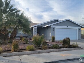 Building Photo - 4155 Oakview St