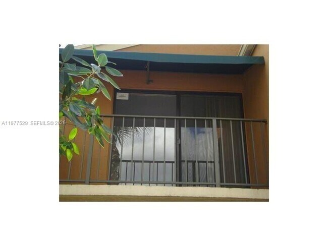 Building Photo - 7423 SW 152nd Ave