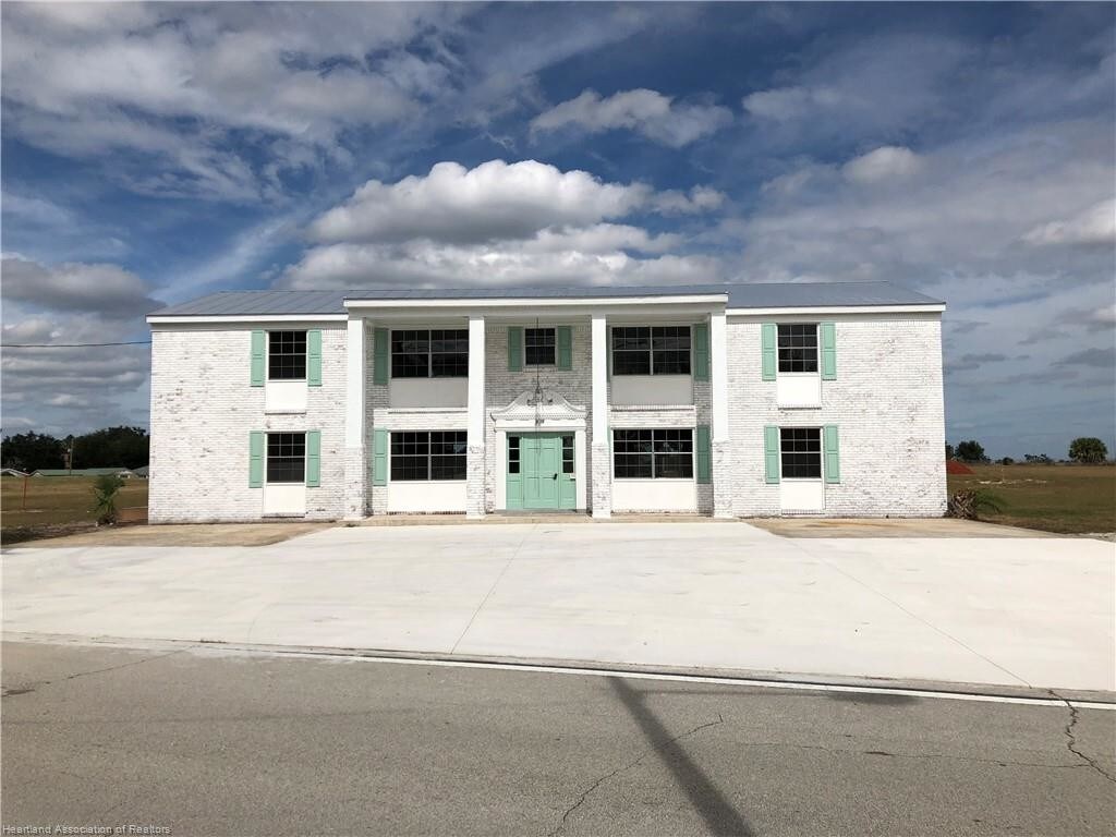 Primary Photo - 1043 Lake June Rd