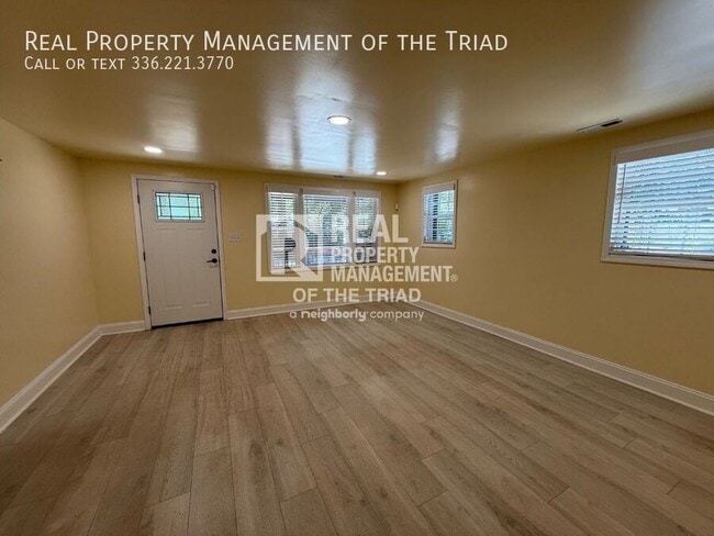 Building Photo - 1715 McKnight Mill Rd