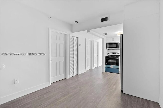 Building Photo - 1351 SW 4th St