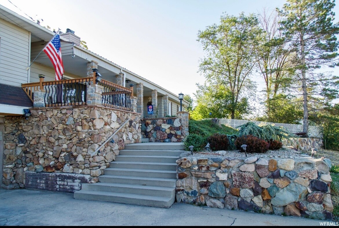 Primary Photo - 9580 Canyon Rd