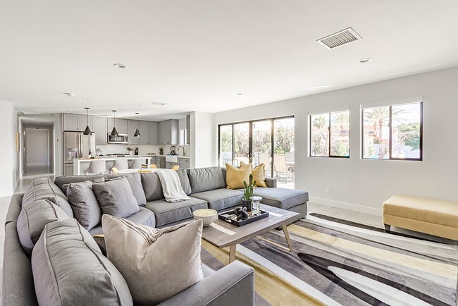 Foto del edificio - 4633 N 49th Pl