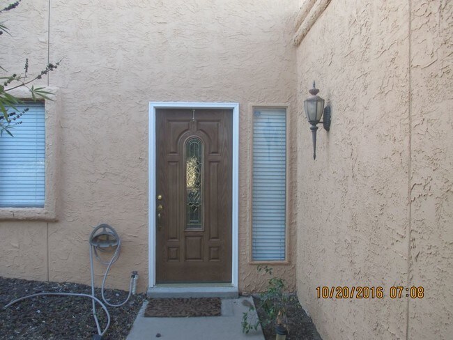 Foto del edificio - WEST: 2 BR 2 BTH REFRIGERATED AIR