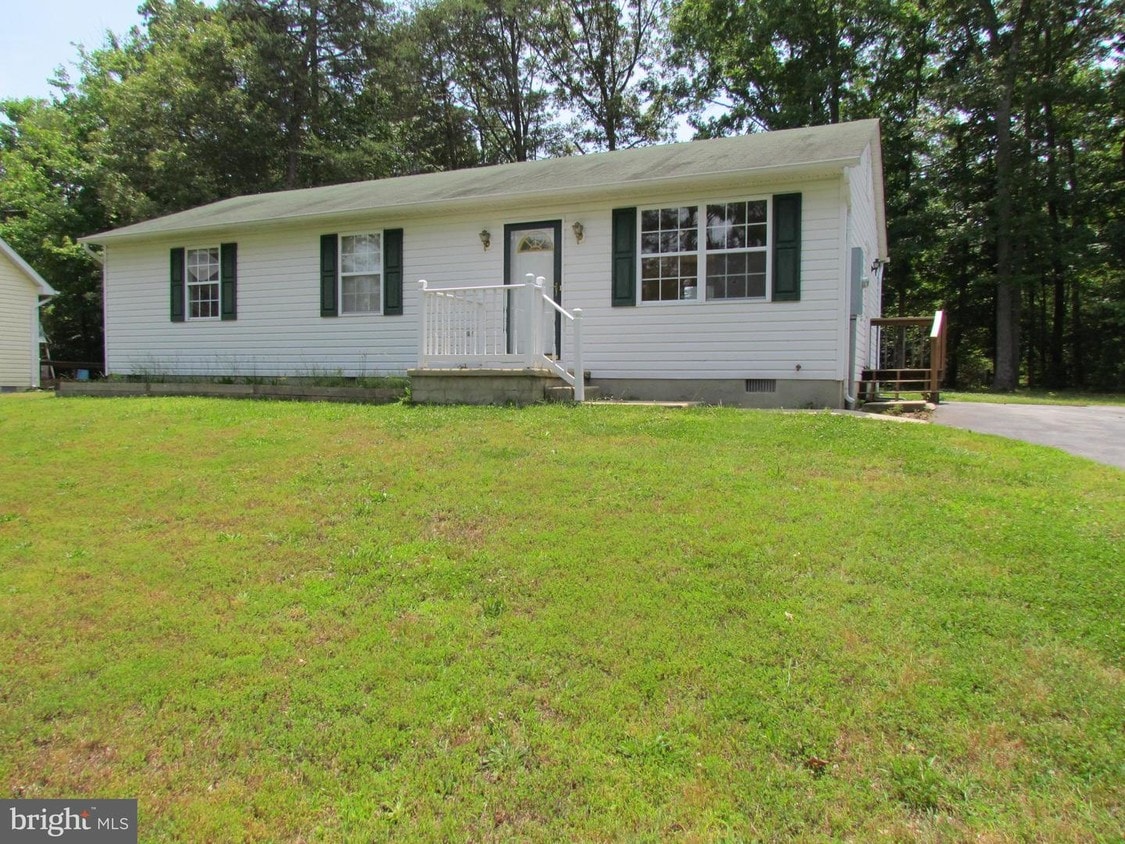 26095 Hills Dr, Mechanicsville, MD 20659 House Rental in