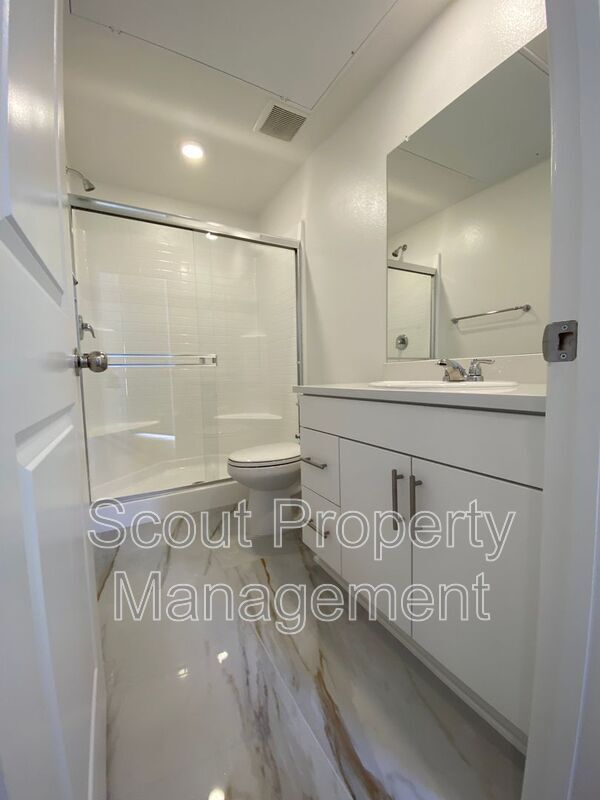 Building Photo - 1833 Barrens Pl