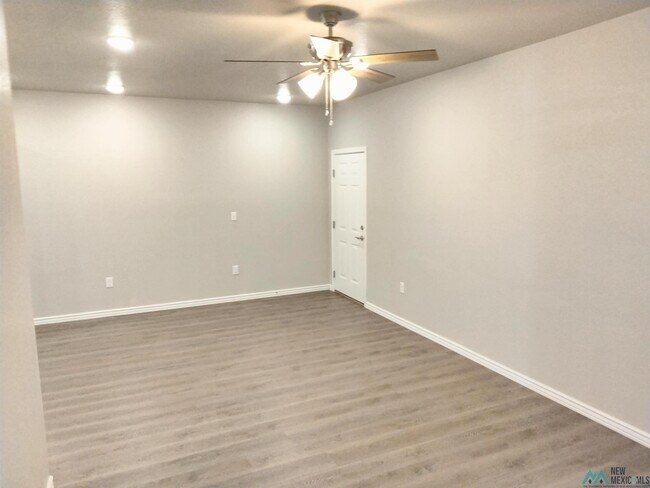 Building Photo - 1308 Sonora Rd