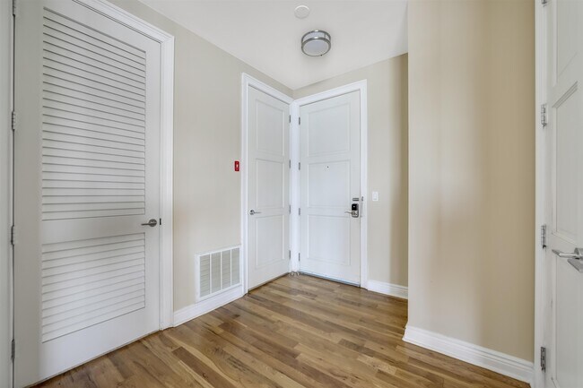 Foto del edificio - 15 Somerset Ln