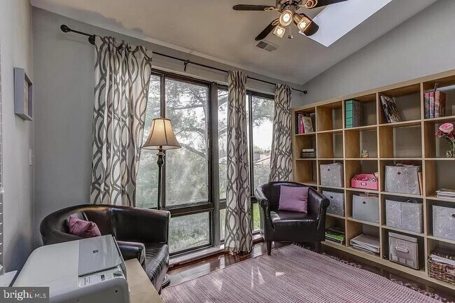 Foto del edificio - 13124 Wonderland Way
