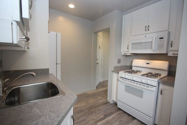 Building Photo - 1 bedroom in San Francisco CA 94115