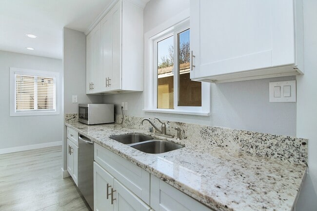 Ellis Street Duplex - Ellis Street Duplex Apartment