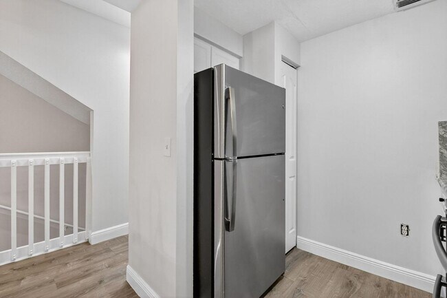 Foto del edificio - 2032 Alta Meadows Ln