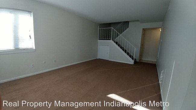 Building Photo - 4935 Oakbrook Ct