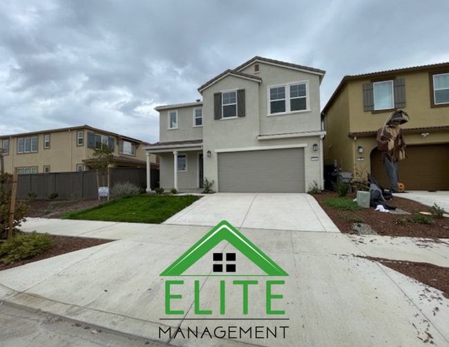 Building Photo - Beautiful 4-Bedroom Home with Loft and Spa...