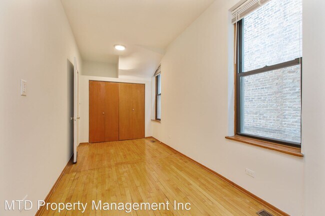 Building Photo - 2343 W Iowa St